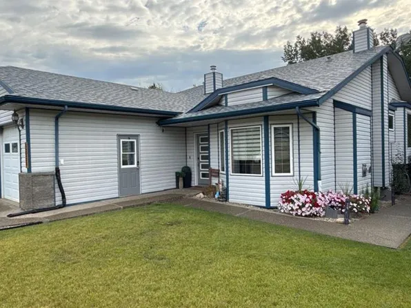 13009 W 92nd St, Peace River, AB T8S 1X1