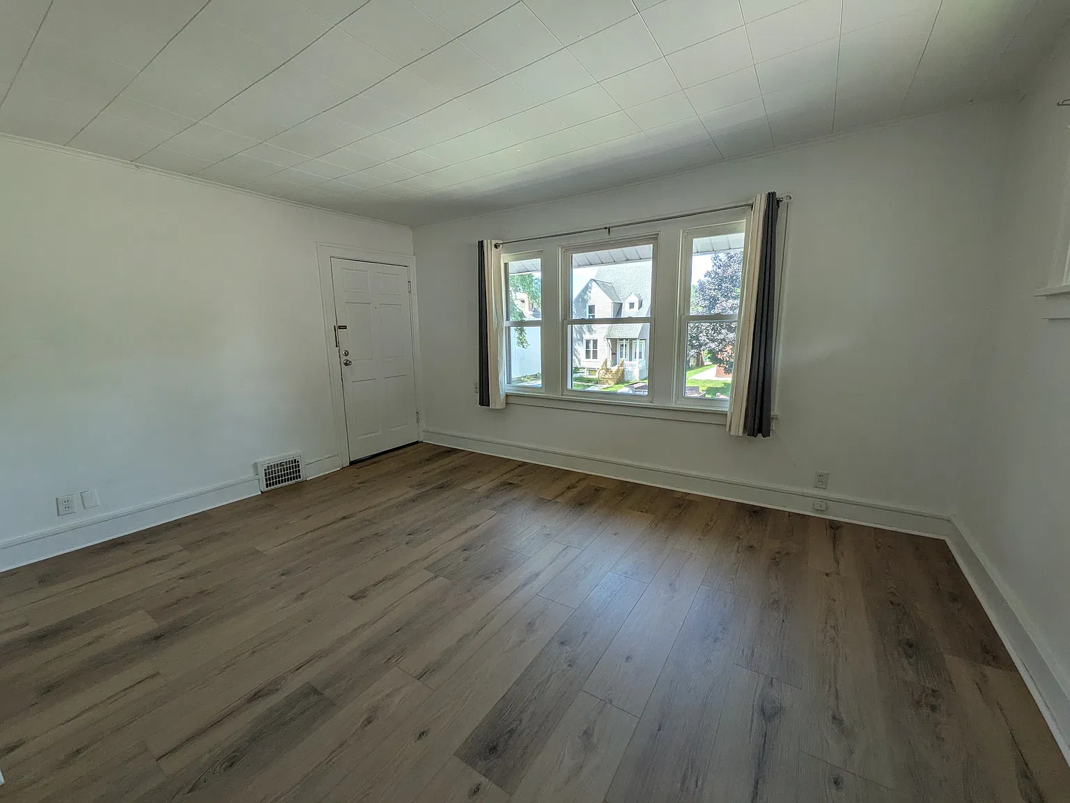 2 bed, 900 sqft, $1,675 — Photo 2