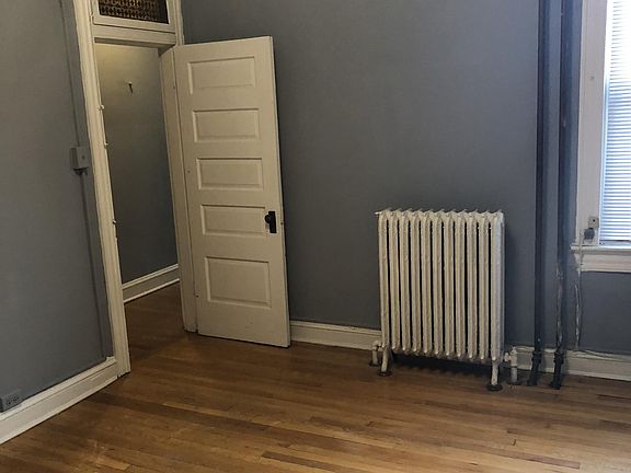 5th image of 2920 Saint Paul St #5R