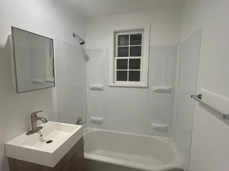 19-25 Channing Pl #21 — Photo 4