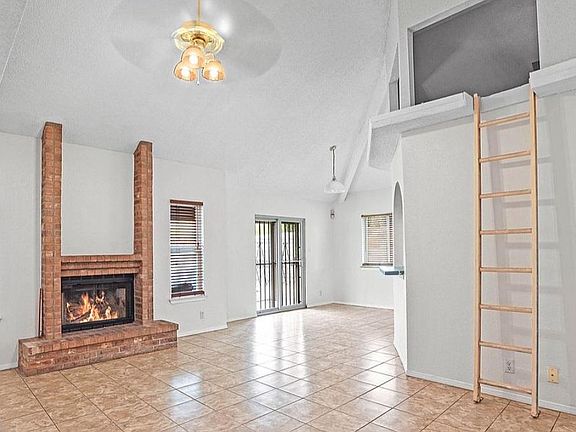 3rd image of 901 Springfire Dr