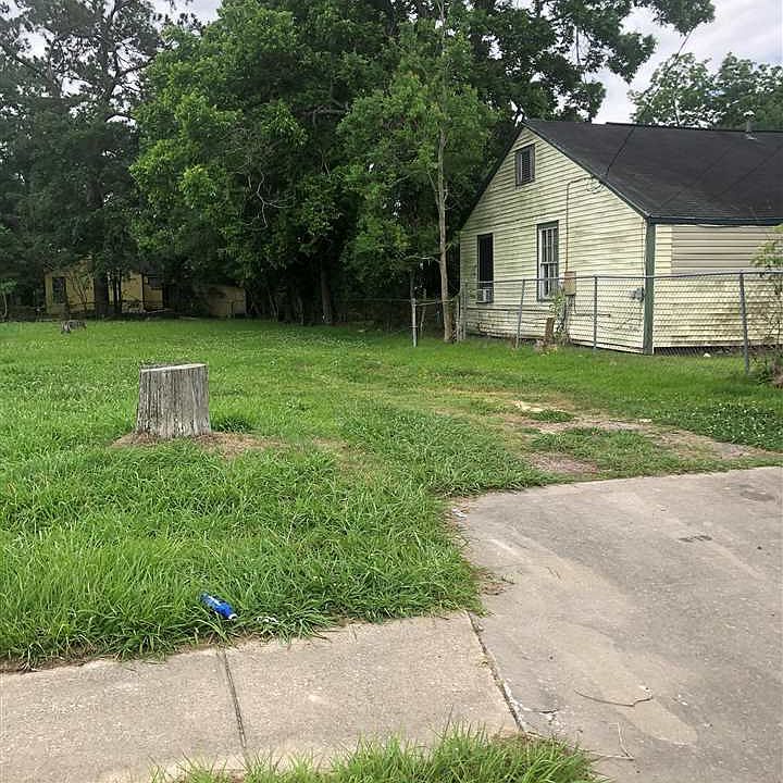 2nd image of 1675 Delaware St