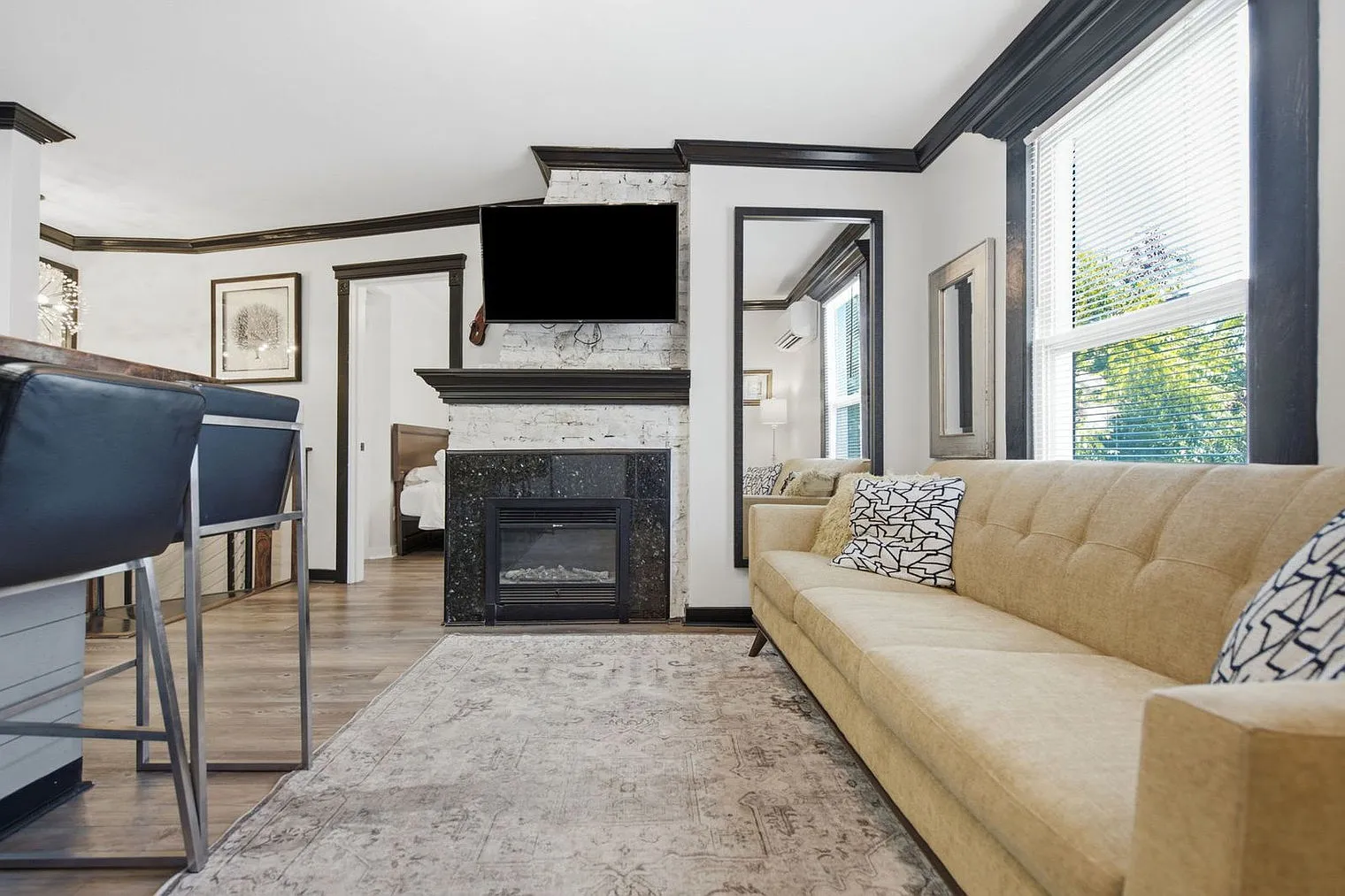 2 bed, 2.0 bath, $4,366 — Photo 4