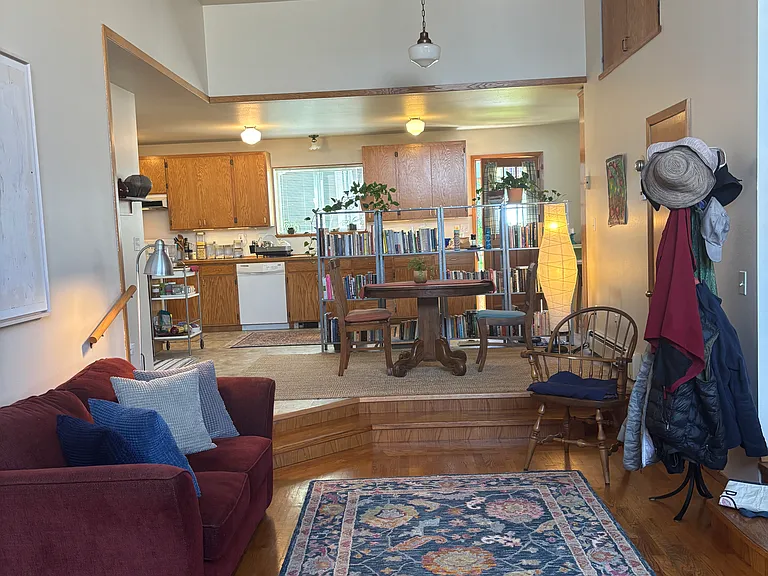 704 Gladstone St — Photo 11