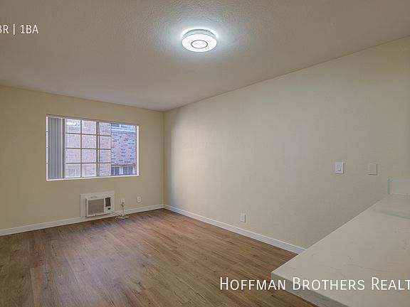 4th image of 720 S Hoover St APT 205