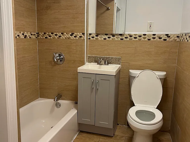 187 Wegman Pkwy #2-JC — Photo 6