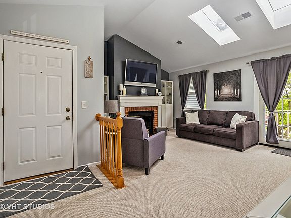 2nd image of 33 Ashburn Ct #D-2