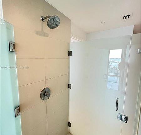 4th image of 501 NE 31st St Unit 1104