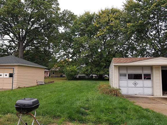 3rd image of 6316 Stratford Dr