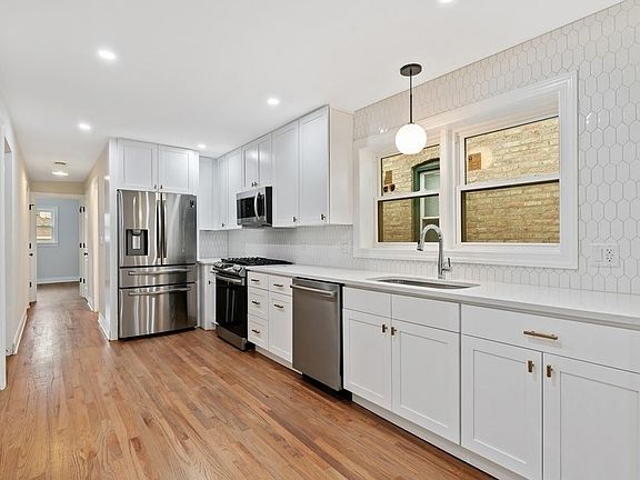 2nd image of 5243 W Berenice Ave