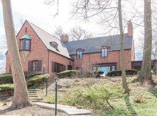 2055 W Hopkins Pl, Chicago, IL 60643