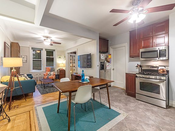 2nd image of 637 41st St APT 1B