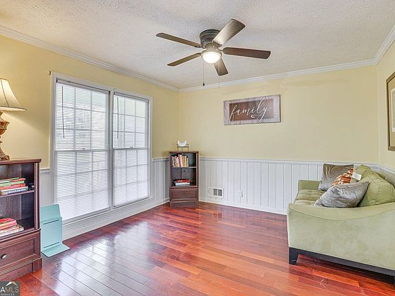 2nd image of 3075 Superior Dr
