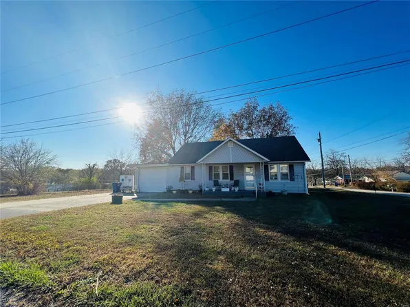 306 N Locust St, Dixon, MO 65459