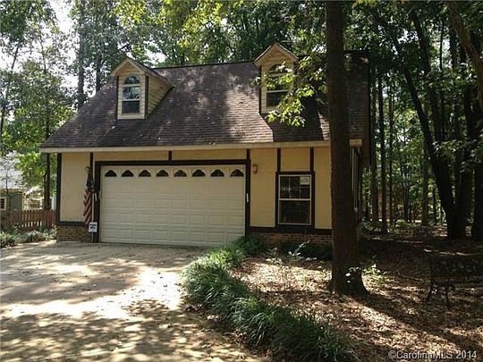 2nd image of 3000 Bishops Ridge Ct