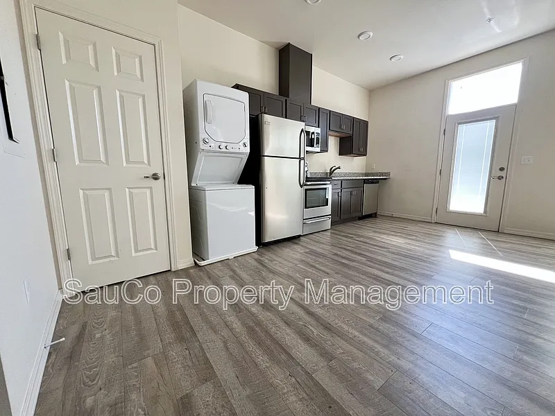 Studio, 1.0 bath, 601 sqft, $1,300 — Photo 4
