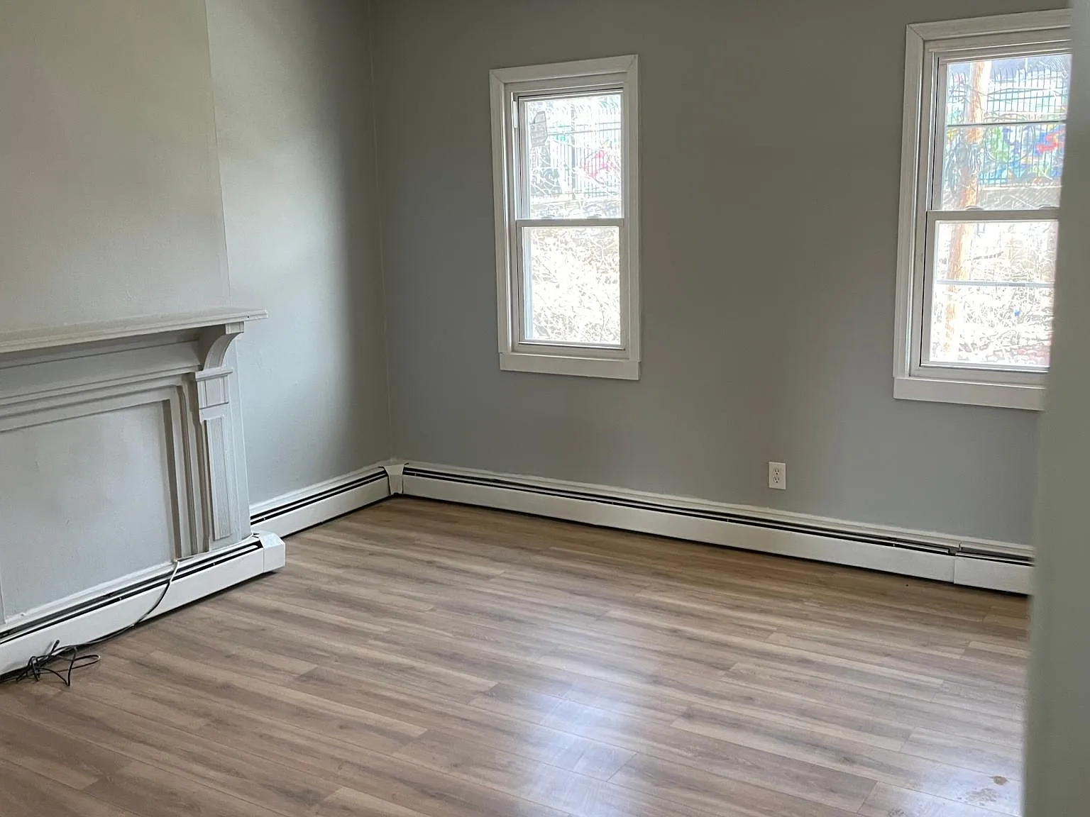 3 bed, 1200 sqft, $2,100 — Photo 4