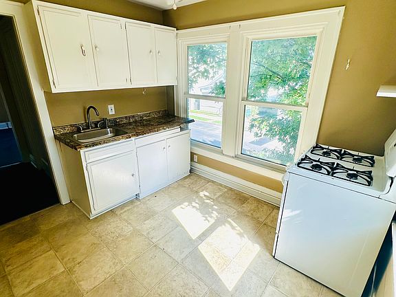2nd image of 268 Oliver St #3
