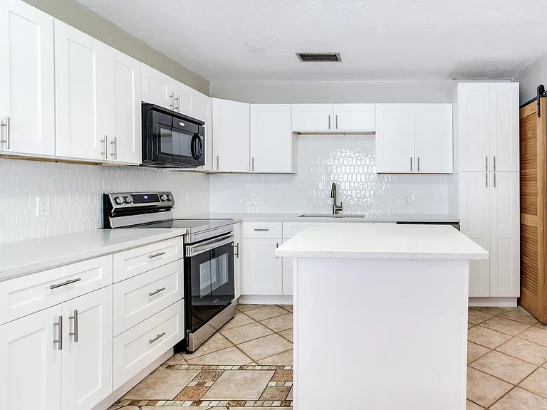 2514 W Gray St — Photo 11