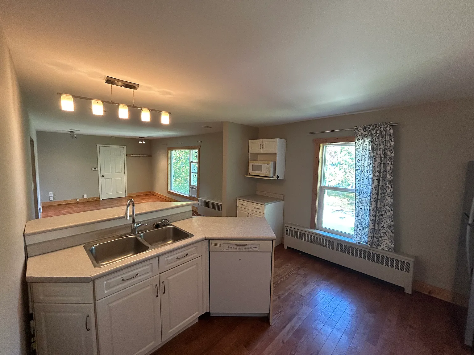 124 Machray Ave — Photo 4