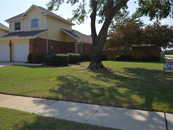 2nd image of 902 Ramblewood Dr