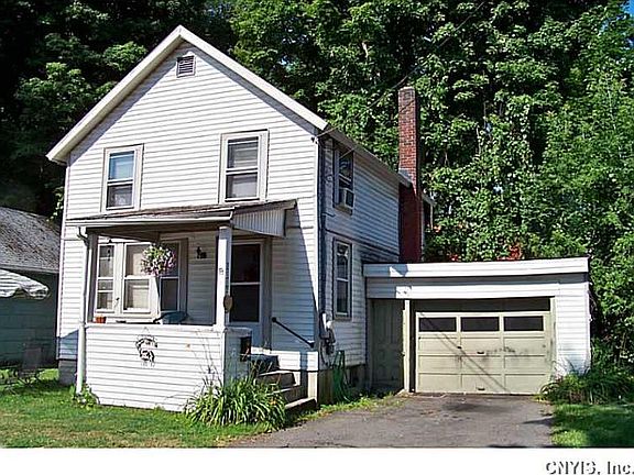 2nd image of 133 Clinton Ave