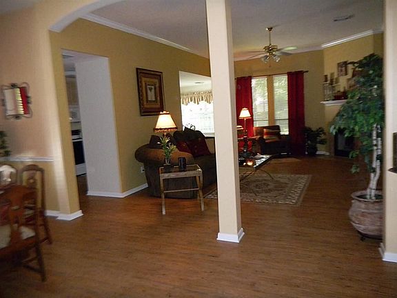 3rd image of 12203 Longfellow Dr