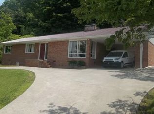 820 Douglas Dr, Rogersville, TN 37857