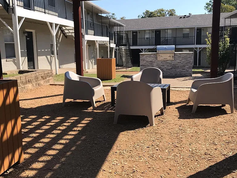 Polk Villas — Photo 40
