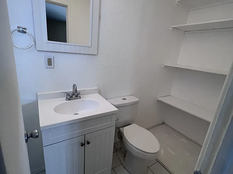 1/2 Master Bath