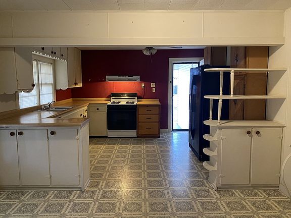 4th image of 106 Powers St