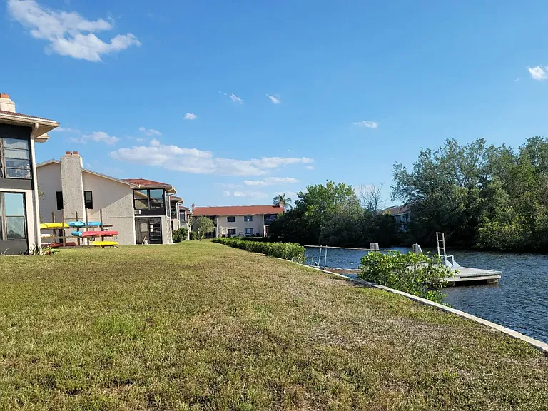 9940 Eagles Point Cir #3 — Photo 7