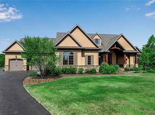 5370 Old Goodrich Rd, Clarence, NY 14031