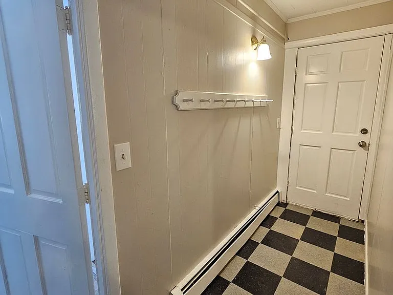 514 Hanover St — Photo 17