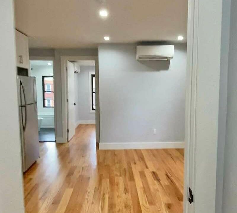 1st image of 209 Halsey St Penthouse 3