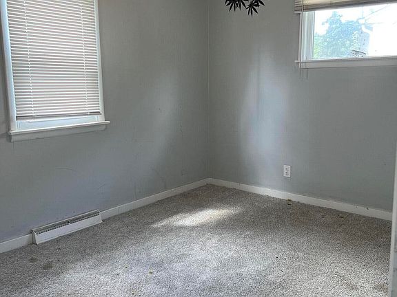 5th image of 210 Broadway Blvd