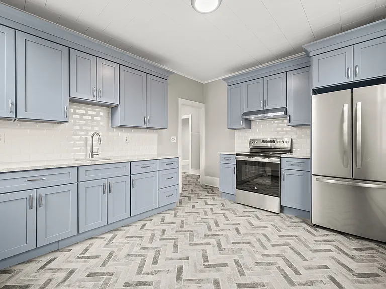 105 Maple St #105 — Photo 4