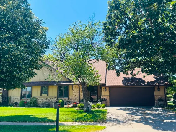 2321 N 3rd St, Garden City, KS 67846
