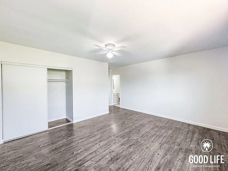 329 W 14th St — Photo 13