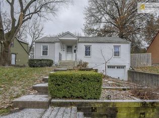 109 E Pocahontas Ln, Kansas City, MO 64114