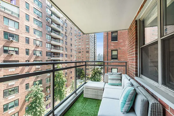 Sold by Brown Harris Stevens | media 19