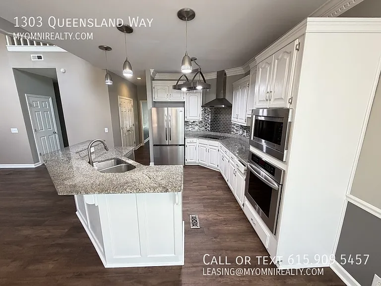 1303 Queensland Way — Photo 27