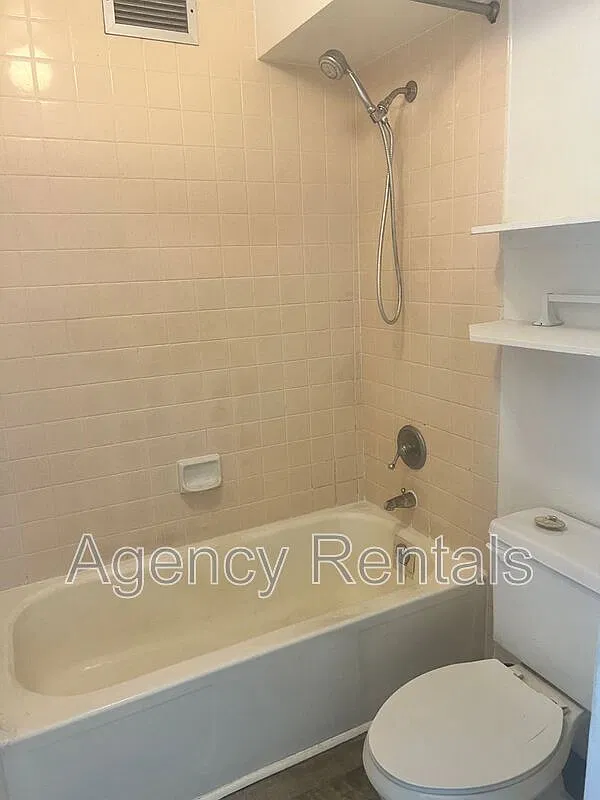 2 bed, 1.0 bath, 600 sqft, $1,950 — Photo 3