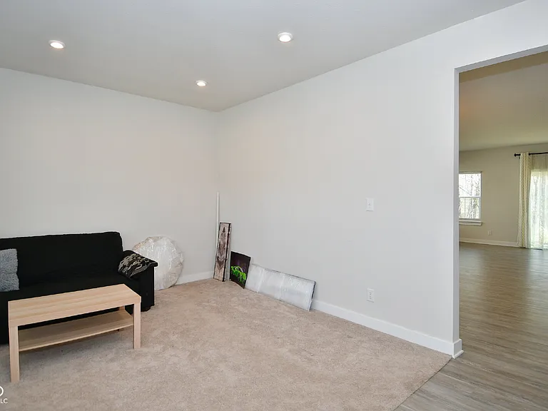 379 Gathering Ln — Photo 2