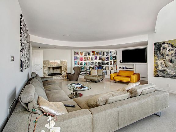 3rd image of 8437 Carlton Way