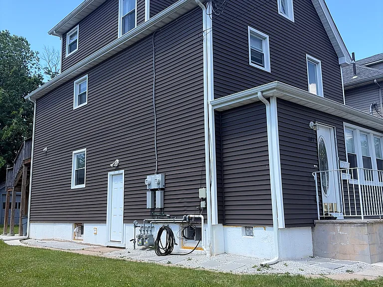 107 Winslow Pl #2 — Photo 2