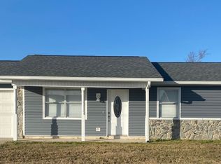 610 E Pine Forest Dr, Lynn Haven, FL 32444