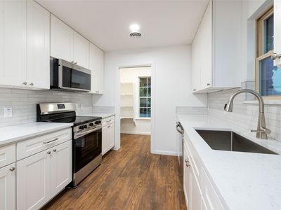 1028 Inwood Dr, Hurst, TX, 76053