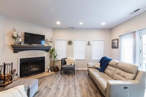 1st image of 78 Pleasant St APT G