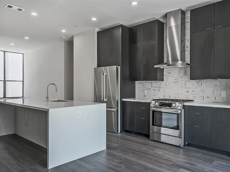 4322 Roseland Ave #3 — Photo 5